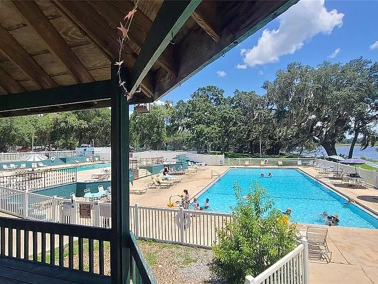 Turtle Cove Cottage at the Lake image 1