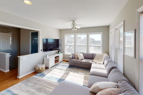 Coastal Townhome w/ Dock Access & Sunset Views