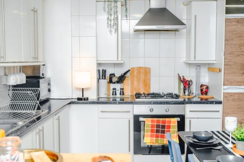 Central Shoreditch Retreat | 2 Bed | Sleeps 6