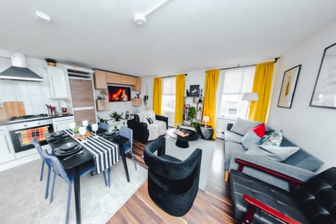 Central Shoreditch Retreat | 2 Bed | Sleeps 6
