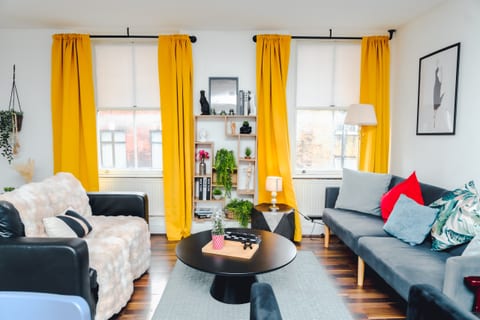 Central Shoreditch Retreat | 2 Bed | Sleeps 6