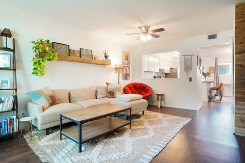 Cozy townhome in Aurora near Denver image 2