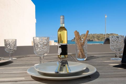 Plaka on the Water | 2 Apts for Families