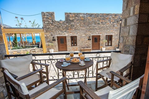 Plaka on the Water | 2 Apts for Families