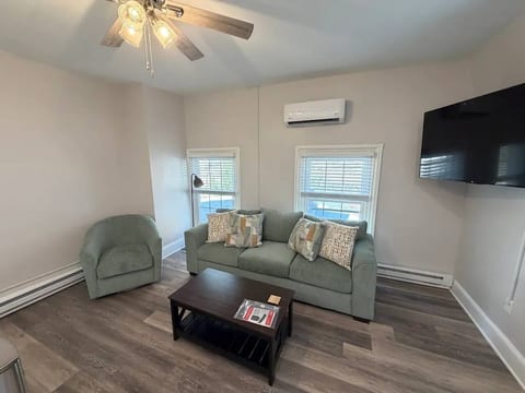 Timeless Jim Thorpe Stay at Charles Albright