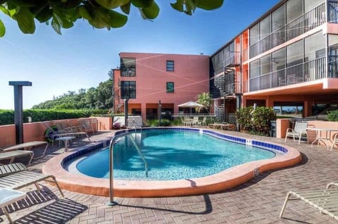 Community pool