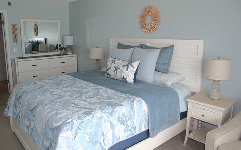 Master Bedroom
King size bed