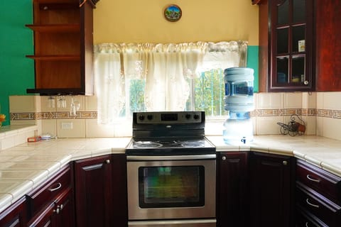 Waterside 2BR SeaView Apt wBalcony/Pool by Airport
