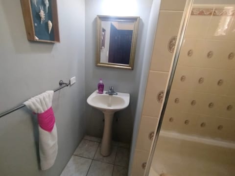 Tranquil Studio w Balcony/Pool by Sea/Airport/Rest