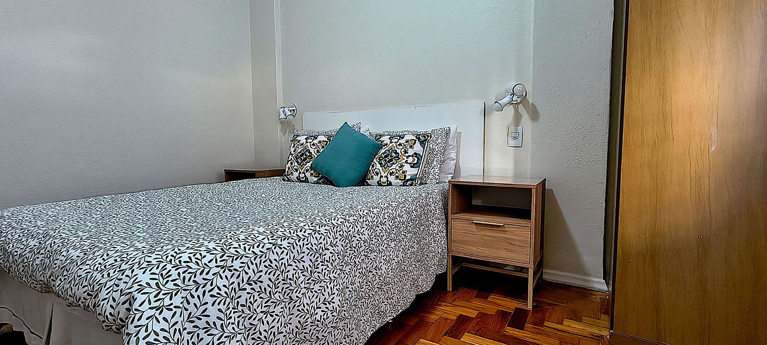 250m from Ipanema Beach | 700Mb WiFi | Home Office