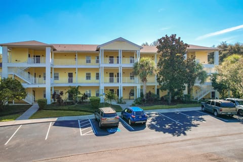 Bahama Bay Resort Condo - 10 Mi to Disney!