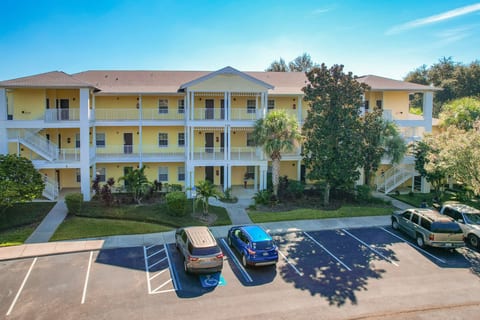 Bahama Bay Resort Condo - 10 Mi to Disney!