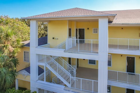 Bahama Bay Resort Condo - 10 Mi to Disney!