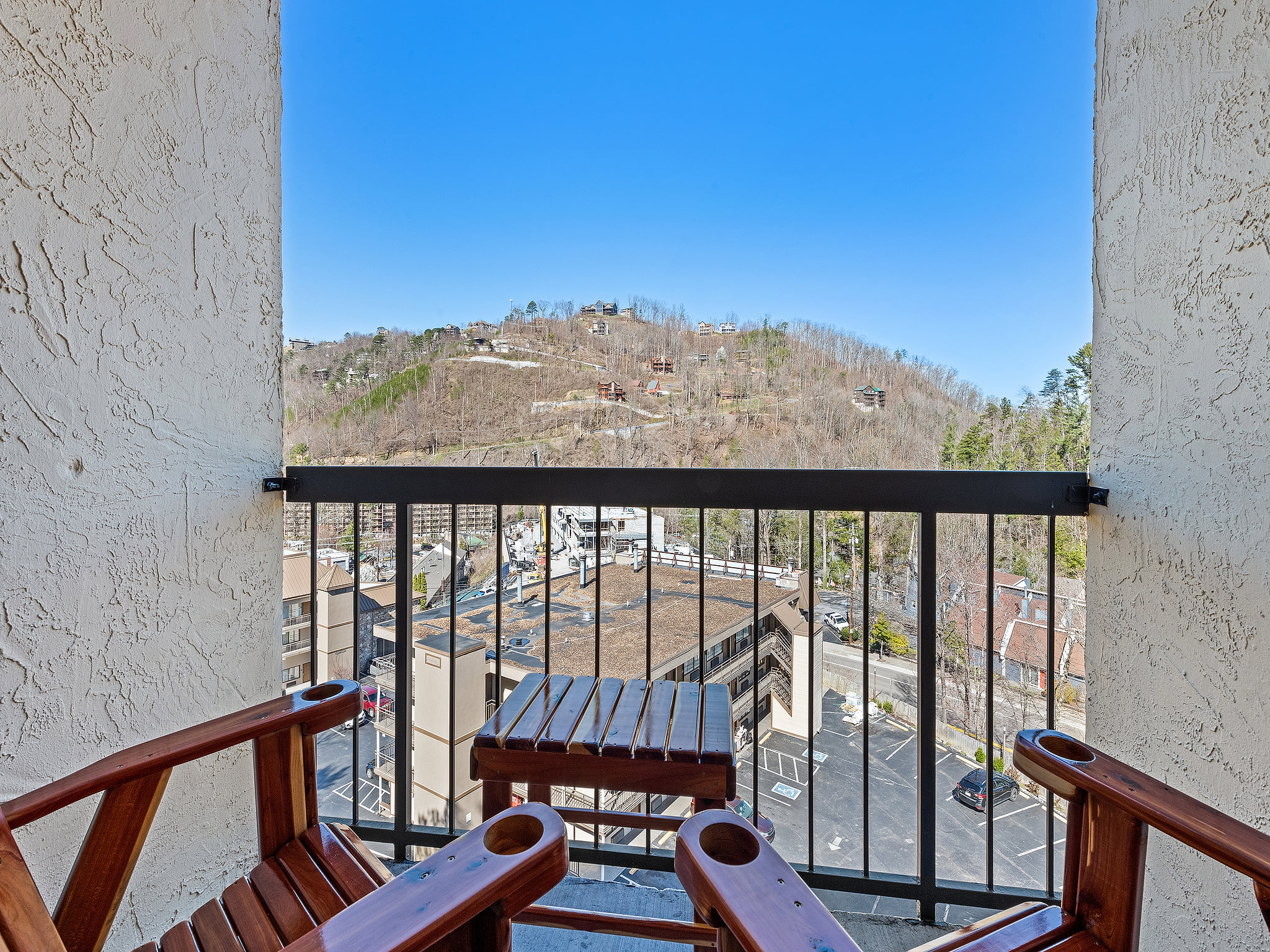 Walkable Downtown Gatlinburg Condo w/Pool Access