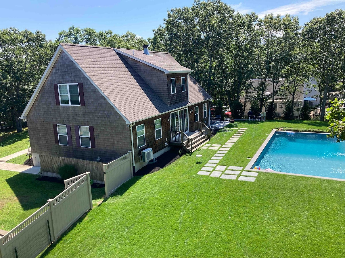 Luxury retreat w/ heated pool, steps to the Beach! image 1