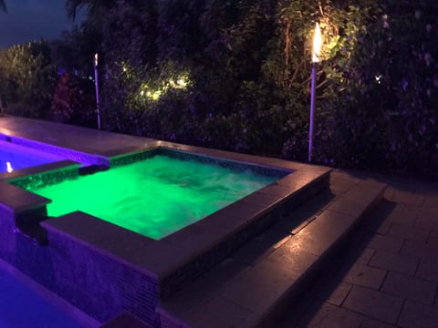 Beachside, Boat rentals, Parking, Concierge