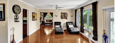 Beachside, Boat rentals, Parking, Concierge