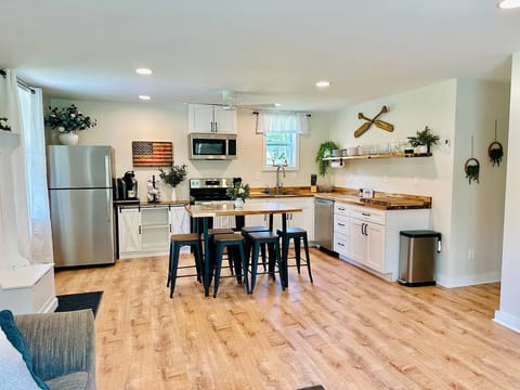 Sandy Pond Cozy Getaway