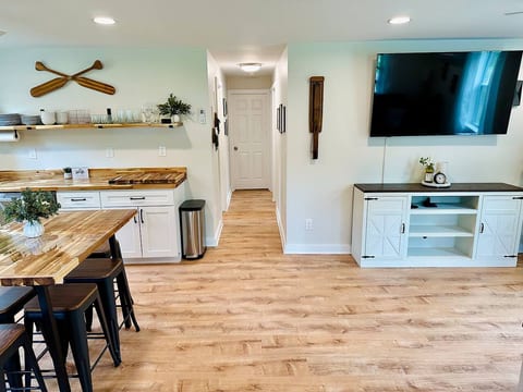 Sandy Pond Cozy Getaway