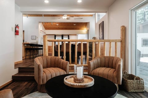 Truckee Peak Retreat: Pet-Friendly 4BR Haven