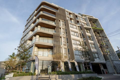New Boutique APT | Nai Harn | 1BR + extra room