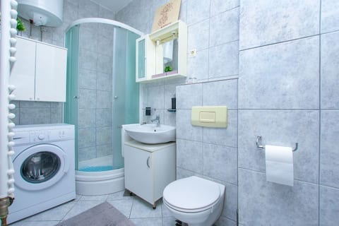 Apartment Maksim - Unit 376111-13