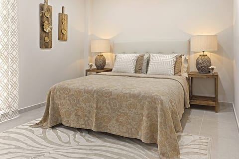 King size-bed with a comfortable mattress