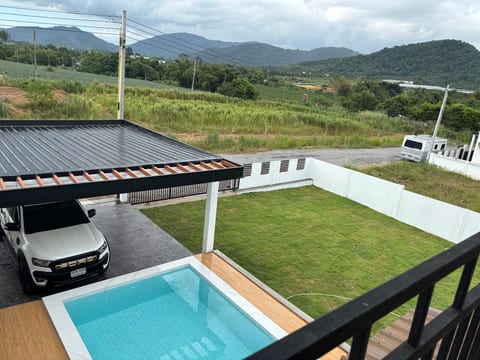 Pool & Play Pool ViIla Sriracha