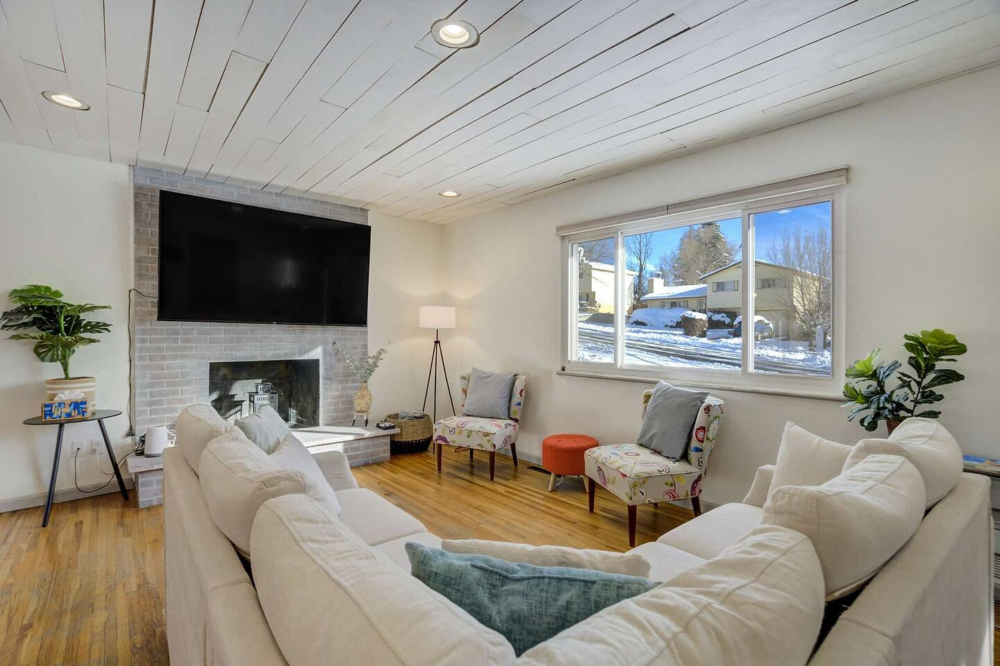 Family-Friendly Retreat • Game Room & Backyard