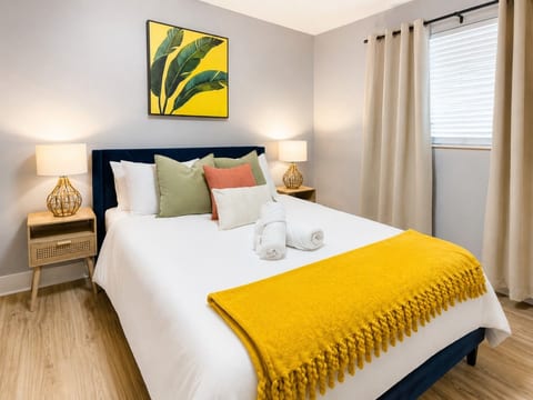 Little Havana - Master Room Bed (1)