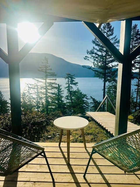 Gorgeous Ocean & Mountain View King Suite