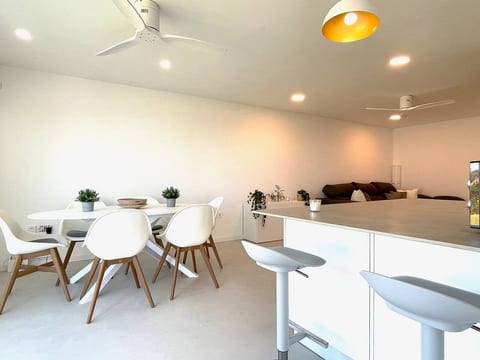 WHITE DREAM Near the Sea 3bed by Solrentspain