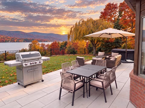 Front patio w/ Hudson River views