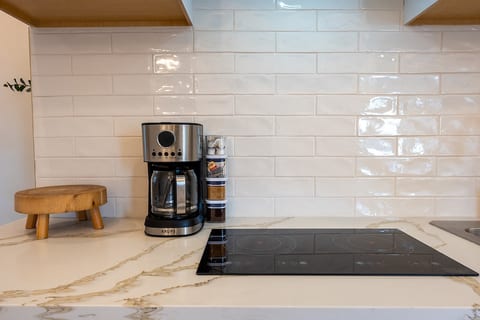 Golden Roseville Luxe Retreat image 4
