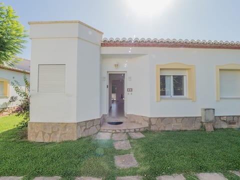 Corner townhouse in a residential development with a community pool image 2
