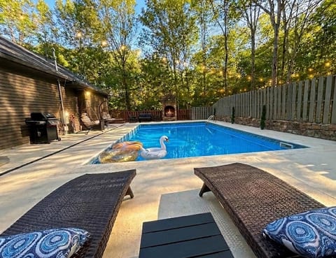 Pool | Hot Tub | Game Room | Theater | Fire Pit