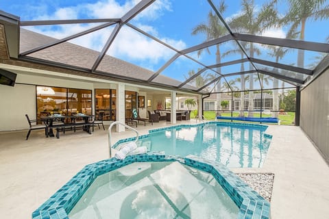 Coconut Cove - Canal Retreat w/Heated Pool&Hot Tub image 4