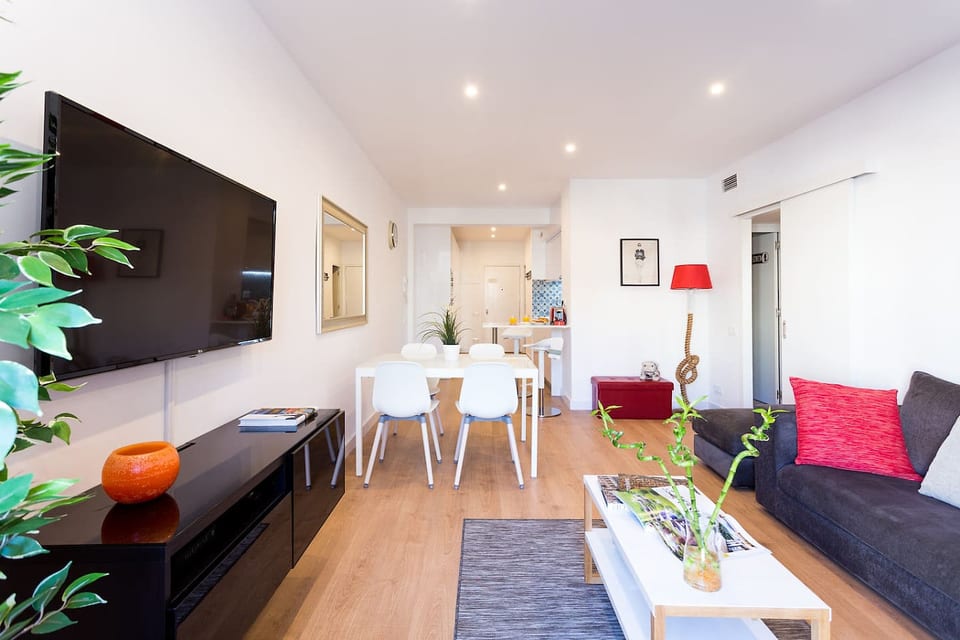 Great 4 bedroom Apartment Sagrada Familia - Barcelona