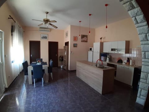 Apartment Buska - Unit 378554-13