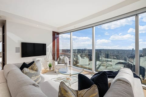Breathtaking Serenity 2BR w/King 2Parking&AC