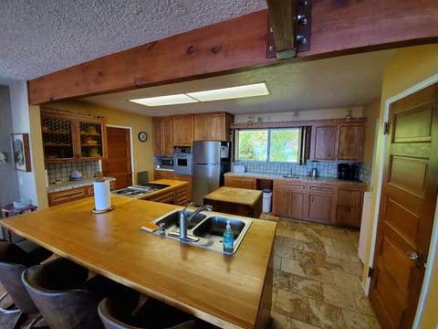 Lakefront cabin with private dock image 5
