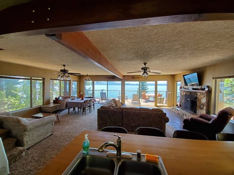 Lakefront cabin with private dock image 4