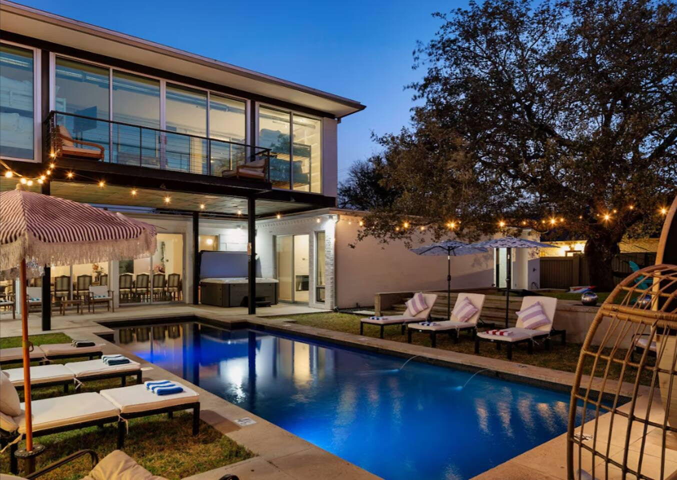 Sleeps 22+|15min ATX & Lake|Theater|Arcade|Sauna