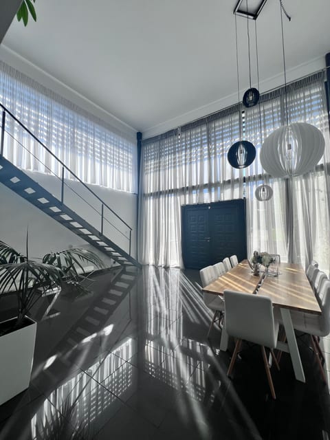 Olivujoj - Villa with Detached Pool House & BBQ