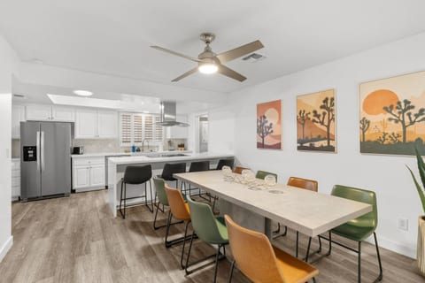 Spacious dining area with seating for the whole group — ideal for shared meals and game nights.
