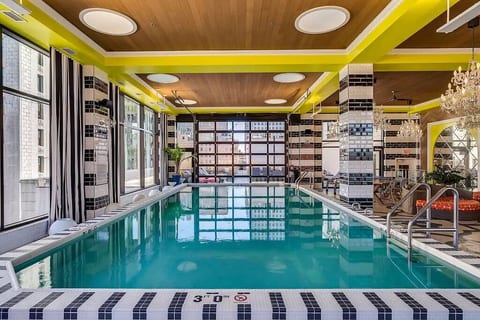 Luxe Studio with Rooftop Pool