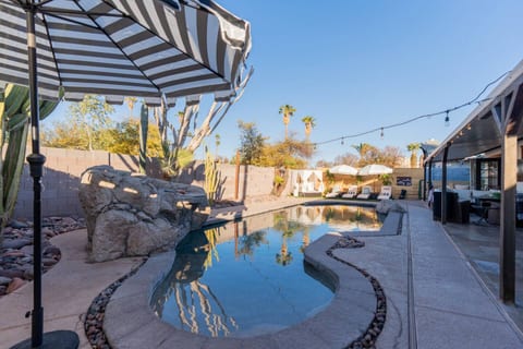 Lagoon entrance is 0-6" deep, which makes it a great place to sit and splash around in. Adjustable and mobile 9 ft" umbrella will create shade anywhere you want it!