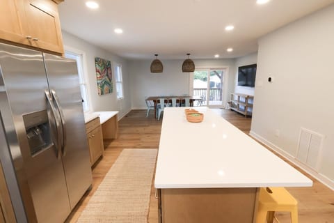 Kitchen island 2