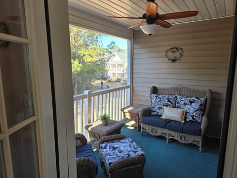 Off Course-relaxing 2nd floor condo with golf view image 2