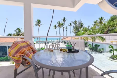 Beachfront Condo |2 Pools & Private Beach |8 Guest